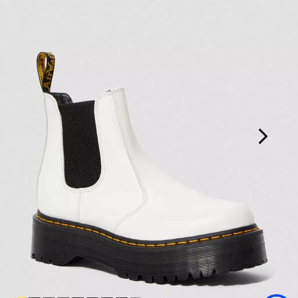 Dr. Marten 2976 Smooth Leather Platform Chelsea Boot